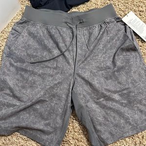 NWT Lululemon THE Short 9” Lined Size Medium